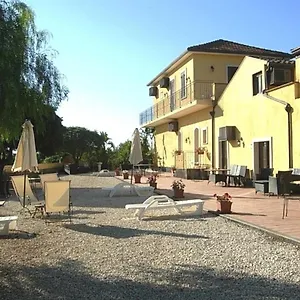 Vakantieboerderij Oasi Del Fiumefreddo